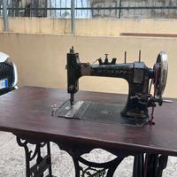 Macchina da cucire d’epoca Durkopp con tav