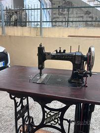 Macchina da cucire d’epoca Durkopp con tav