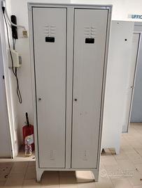 Armadietto in metallo a doppio scomparto