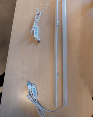 Lampada led dimmerabile con presa USB