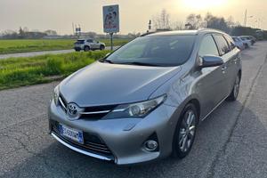 Toyota Auris 1.8 Hybrid 5 porte