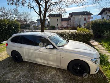 BMW 320 LUXURY