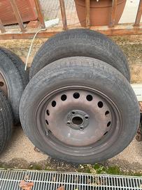 4 Ruote completi di cerchi e gomme per FIAT Punto