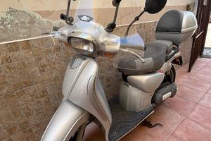 Scooter Scarabeo 50 grigio