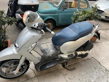 Ricambi Aprilia Scarabeo ligth 250