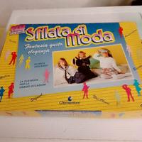 Gioco in scatola sfilata di moda
