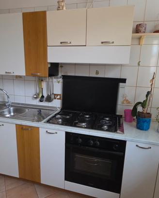Cucina completa  bicolore bianco  e Legno