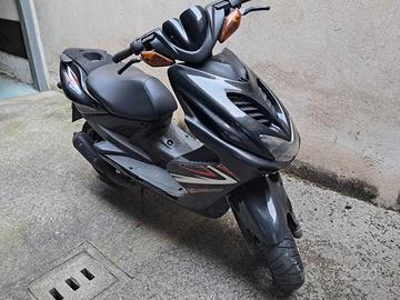 Motorino Aerox 50 R Yamaha