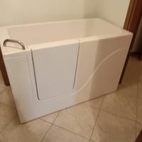 vasca da bagno per anziani e disabili. 