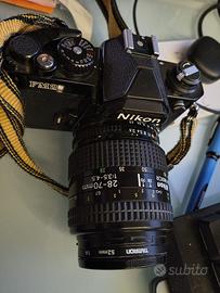 Nikon FM2 due obiettivi flash motore e borsa