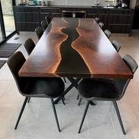 Tavoli e arredamento su misura