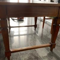 Tavolo in legno rustico