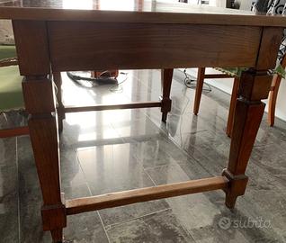 Tavolo in legno rustico