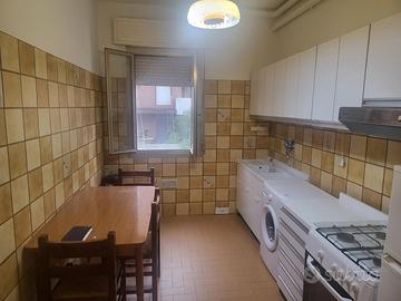 Zona policlinico appartamento arredato con 2 camer