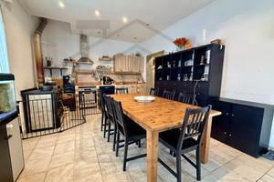 PORZIONE DI BIFAMILIARE IN PIENO CENTRO A MONTEGRO