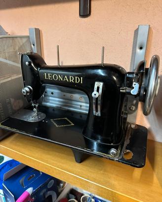 Macchina da cucire Leonardi anni 50