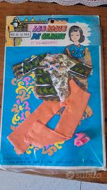 vestiti con accessori per bambole vintage