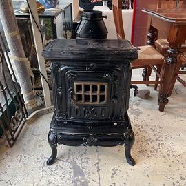 Stufa a legna in ghisa