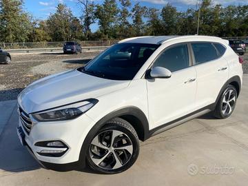 HYUNDAI Tucson 1.7 CRDi XPossible *GARANZIA*