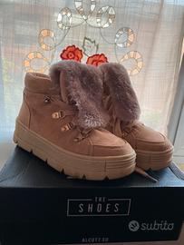 Scarpe a stivaletto