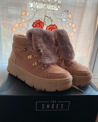 Scarpe a stivaletto