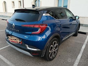 Captur E-tech Hybrid - bicolore
