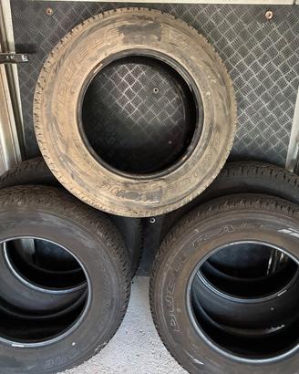 Treno gomme estive Bridgestone Dueler 265/65 r17
