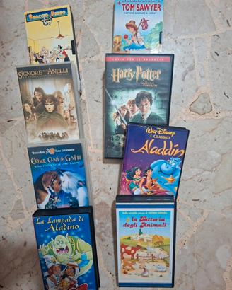 Lotto di 8 VHS Cartoni Animati .