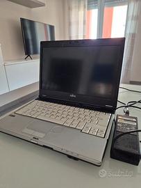 PC PORTATILE  FUJITSU