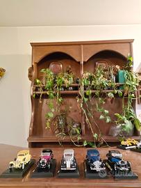 Modelli d'auto d'epoca in confezione originale