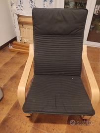 poltrona Poang con poggiapiedi