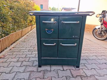 stufa a legna con possibilità di cucinare