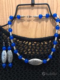 Set collana e orecchini etnici con perle blu