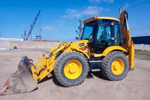 terna JCB 4CX 