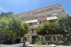4 LOCALI A NAPOLI