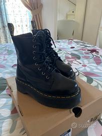 Dr. Martens Platform Jadon