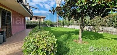 Villetta semindipendente con giardino Fondachello