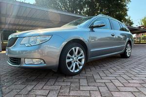 Skoda superb 2.0 tdi ,140cv