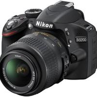 Nikon D3200  24.2 p +18-55 +55-200 + alimentatore