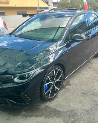 Golf 8 R 320cv
