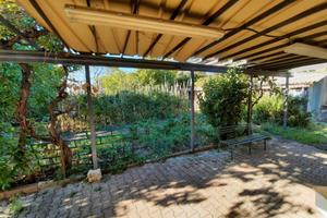 Annesso agricolo vista mare