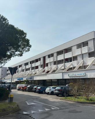 Locale Commerciale di Prestigio 100mq - Bibione