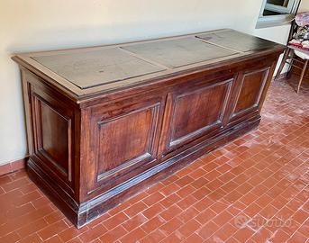 Scrivania antica in legno