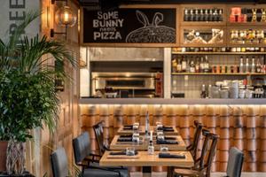 Caserta, Pizzeria/Burger Bar con Dehors