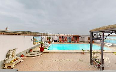 Prestigiosa villa di lusso su tre Livelli con pisc