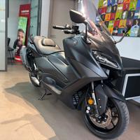 Yamaha tmax 560