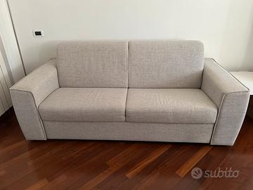 Divano letto 3 posti come nuovo