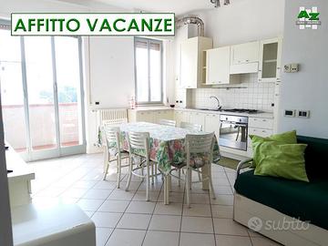 AGOSTO Ampio con 3 camere da letto e doppi servizi