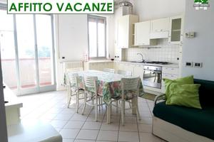 AGOSTO Ampio con 3 camere da letto e doppi servizi