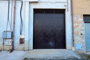 Nr 2 magazzini comunicanti a Moricone